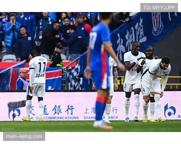 大连英博三度攻破申花球门 马莱莱反戈旧主展现进攻韧性